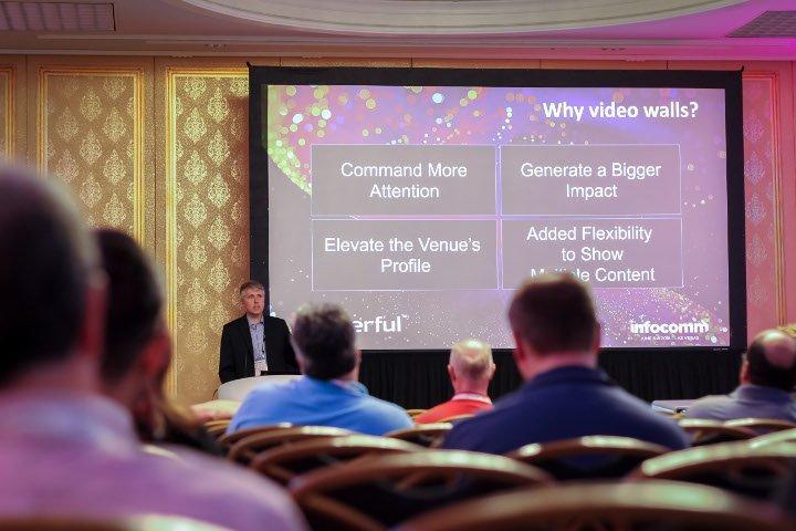 Userful的首席技术官Tim Griffin在2018年Infocomm上发表了关于AV-over-IP的演讲，以及为什么视频墙很重要