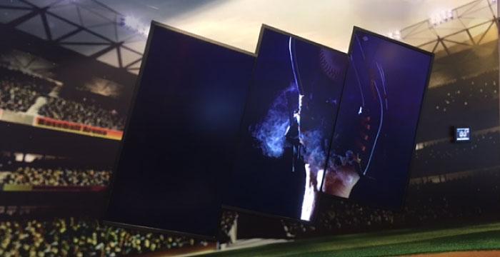 3个面板的4K LED视频墙，显示棒球被一只戴着棒球手套的手抓住的情景